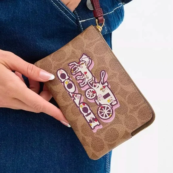 NWT COACH Corner Zip Wristlet In Signature Canvas With Horse And Carriage Print - Picture 7 of 7